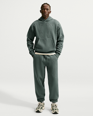 Nike Solo Fleece Men's Loose Cuffed Pants. Nike.com